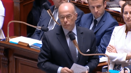 Le ministre de l'Int&eacute;rieur, Bernard Cazeneuve, mercredi 15 juillet 2015, lors des questions au gouvernement. ( FRANCE TÉLÉVISIONS )