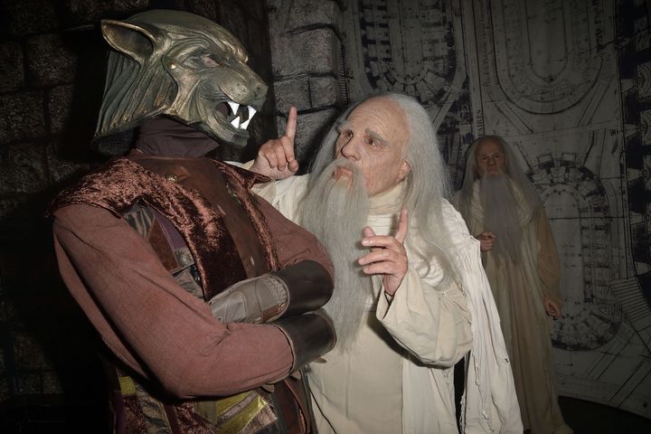 Yann Le Gac en&nbsp;Père Fouras lors de l'entrée du personnage emblématique de "Fort Boyard" au musée Grévin, le 17 juin 2019 à Paris. (SADAKA EDMOND / SIPA)