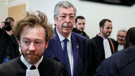 Patrick Balkany avec son avocat Antoine Vey en mai 2019.&nbsp; (THOMAS PADILLA / MAXPPP)