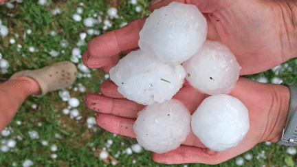 Intempéries : après la chaleur, une tempête de grêle s’abat sur la Haute-Marne (France 3)