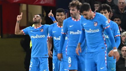 La joie de&nbsp;Renan Lodi (Atlético de Madrid) après son but contre Manchester United, le 15 mars 2022, en huitième de finale retour de Ligue des champions, à Old Trafford. (PAUL ELLIS / AFP)