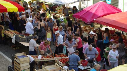 Le marché de Saint-Astier dans le Périgord, au royaume du canard.&nbsp; (MAIRIE DE SAINT-ASTIER)