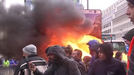 Lundi 26 février, des agriculteurs se sont à nouveau réunis pour faire entendre leur mécontentement à Bruxelles. Réunis dans la capitale belge, les ministres européens déclarent vouloir agir rapidement pour apporter des solutions.