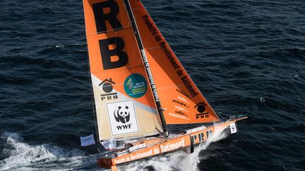 Le voilier monocoque de Vincent Riou avec lequel il prendra le départ de la Route du Rhum, le dimanche 4 novembre 2018. (DAVID ADEMAS / MAXPPP)