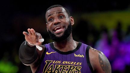 Le basketteur américain Lebron James, le 21 décembre 2018, à Los Angeles (Etats-Unis). (HARRY HOW / GETTY IMAGES NORTH AMERICA)