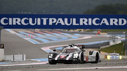 La Porsche 919 Hybrid en essais sur le circuit Paul Ricard (BORIS HORVAT / AFP)