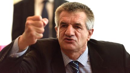 Jean Lassalle au conseil départemental de la Drôme, à Valence, le 16 juillet 2015. (CITIZENSIDE / CHRISTOPHE ESTASSY / AFP)