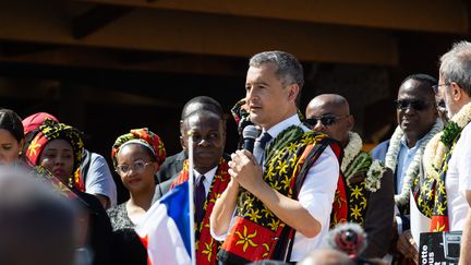 Le ministre de l'Intérieur, Gérald Darmanin, s'exprime lors d'une visite à Mayotte, le 24 juin 2023. (CHAFION MADI / AFP)