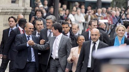 Les nouveaux ministres arrivent &agrave; l'Elys&eacute;e o&ugrave; s'est tenu, jeudi 17 mai, le premier Conseil des ministres. (PIERRE VERDY / AFP)