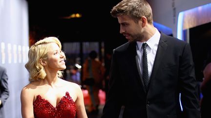 La chanteuse Shakira et le footballeur Gerard Piqu&eacute; lors du gala du Ballon d'or 2011, le 9 janvier 2012 &agrave; Zurich (Suisse).&nbsp; (ALEXANDER HASSENSTEIN / FIFA / GETTY IMAGES)