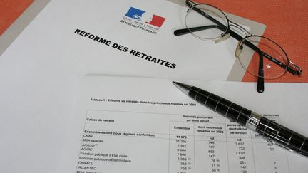 Pilier du programme de campagne d'Emmanuel Macron, la réforme des retraites reste un dossier politique sensible.&nbsp; (JEAN FRANCOIS FREY / MAXPPP)