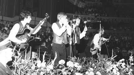 C'était il y a presque soixante ans. Le 15 septembre 1963, les Rolling Stones donnait un concert au Royal Albert Hall. Leur groupe, formé depuis à peine un an, commençait à attirer toute l'attention. (MIRRORPIX / MIRRORPIX / GETTY IMAGES)