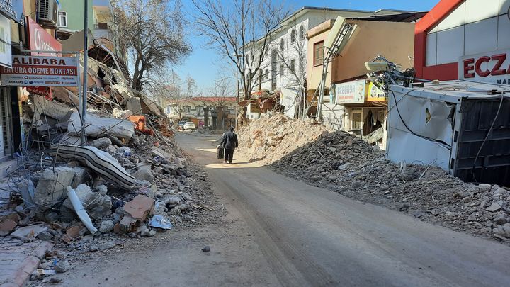 La ville de Pazarcik, largement détruite est désertée par ses habitants. (GILLES GALLINARO / RADIO FRANCE)