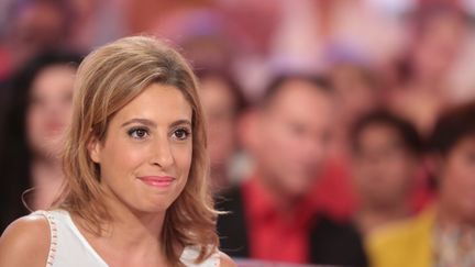 La journaliste Léa Salamé, le 9&nbsp;septembre 2015, sur le plateau de "Vivement Dimanche", sur France 2. (MAXPPP)