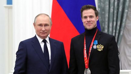 Vladimir Poutine accueille au Kremlin les athlètes russes ayant pris part aux Jeux olympiques de Pékin, le 26 avril 2022. (KREMLIN PRESS SERVICE / HANDOUT / ANADOLU AGENCY)