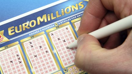 Millionnaire à 17 ans , elle a décidé de porter plainte contre l'EuroMillions