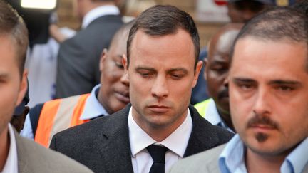 L'athl&egrave;te paralympique sud-africain Oscar Pistorius, le 7 avril 2014 &agrave; Pretoria (Afrique du Sud), lors de son proc&egrave;s pour meurtre. (FRANS SELLO WAGA / NURPHOTO / AFP)