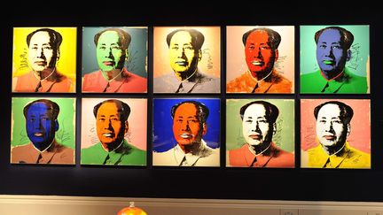 Des portraits de Mao Zedong peints par Andy Warhol lors d'une vente chez Sotheby's &agrave; Londres (Royaume-Uni), le 18 mai 2012. (TONY KYRIACOU / REX FEA / SIPA)