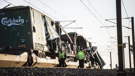 Le train endommagé par un accident sur le pont du Grand Belt à Nyborg (Danemark), le 2 janvier 2019. (TIM K. JENSEN / RITZAU SCANPIX / AFP)