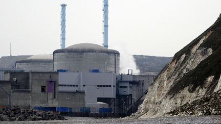 La centrale nucl&eacute;aire de Penly (Seine-Maritime), le 5 avril 2012. (CHARLY TRIBALLEAU / AFP)