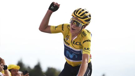 Annemiek van Vleuten a remporté le Tour de France femmes 2022, après sa victoire lors de la 8e étape en haut de la Super Planche des Belles Filles, le 31 juillet 2022. (JEFF PACHOUD / AFP)