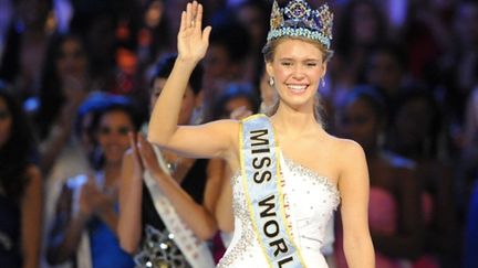 L'américaine Alexandria Mills, élue Miss monde 2010 le 30 octobre 2010 sur l'île tropicale  chinoise de Haïnan (AFP/LIU JIN)