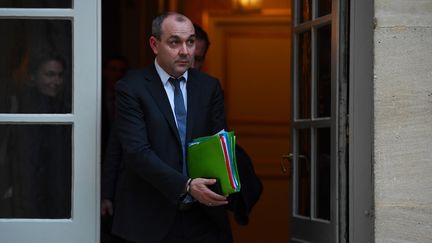 Le secrétaire général de la CFDT, Laurent Berger sortant de l'hôtel de Matignon, le 10 janvier 2020, après une rencontre avec le Premier ministre à propos de la réforme des retraites. (CHRISTOPHE ARCHAMBAULT / AFP)