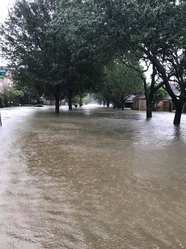 Tout le quartier de Memorial West sous les eaux lors du passage de la tempête Harvey (DR)