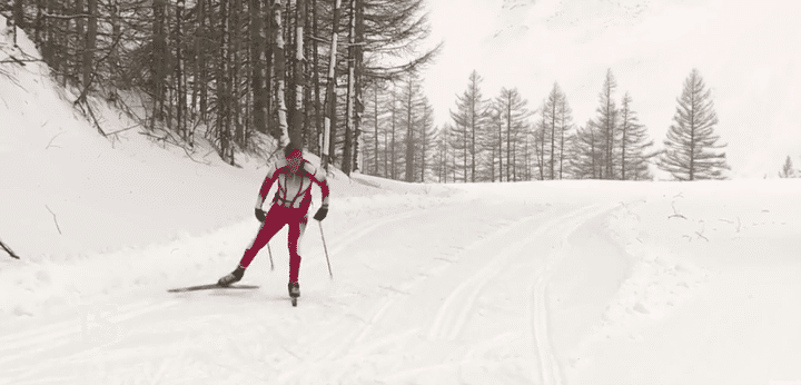 Le skieur franco-marocain Samir Azzimani s'entraîne avant les Jeux olympiques de Pyeongchang (Corée du Sud). (FRANCE 3)