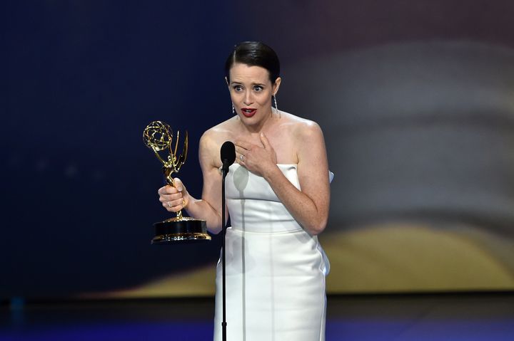 Claire Foy lors de la 70e cérémonie des Emmy Awards, lundi 17 septembre à Los Angeles (Etats-Unis). (ROBYN BECK / AFP)