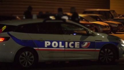 Val-d'Oise : deux policiers ont été violemment attaqués lors d'une mission de surveillance (FRANCEINFO)