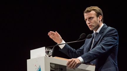 Le ministre de l'Economie, Emmanuel Macron, donne un discours &agrave; Lyon (Rh&ocirc;ne), le 9 octobre 2014. (CITIZENSIDE / NICOLAS LIPONNE / AFP)