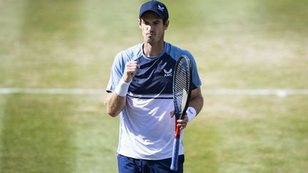 Andy Murray, vainqueur de Stefanos Tsitsipas en quart de finale du tournoi de Stuttgart,&nbsp;le 10 juin. (TOM WELLER / DPA)