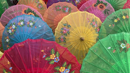 Japon : les parapluies, les palettes de couleurs du pays