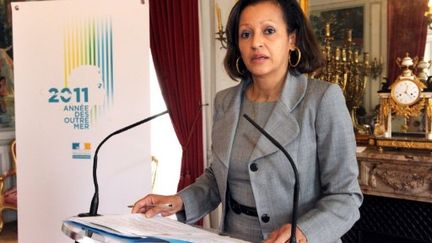 A Paris, la ministre de l'Outre-mer Marie-Luce Penchard a convoqué dimanche 7 août 2011 une réunion d'urgence. (MEHDI FEDOUACH - AFP)