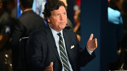 Tucker Carlson prend la parole lors des FOX Nation Patriot Awards 2022 au Hard Rock Live au Seminole Hard Rock Hotel & Casino Hollywood à Hollywood, en Floride, le 17 novembre 2022. (JASON KOERNER / GETTY IMAGES NORTH AMERICA)