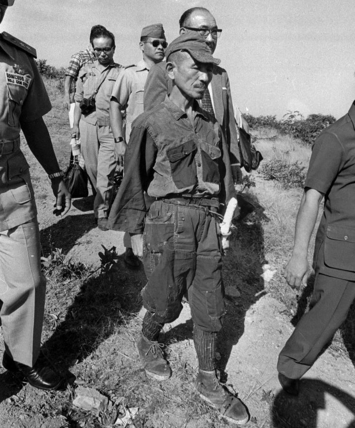 Le soldat Hiroo Onoda aux Philippines, en 1974, apr&egrave;s avoir accept&eacute; de d&eacute;poser les armes. ((AP / SIPA))