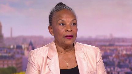 Présidentielle 2022 : Christiane Taubira, invitée du 20 Heures, est "extrêmement fière et heureuse" d'être candidate