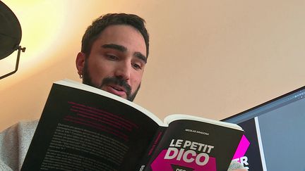 Nicolas Aragona publie "Le petit dico des Superséros" aux éditions Kiwi (France 3 PACA)