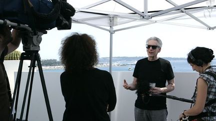 David Cronenberg interrogé par Marie-Jo Jouan (France 2) et son équipe
 (Bernard Brun / France Télévisions)