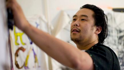 L'artiste David Choe dans son studio de New York (Etats-Unis), le 28 mai 2009. (RAMIN TALAIE / BLOOMBERG / GETTY IMAGES)