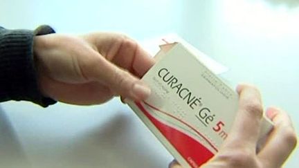 Curacné, un générique du Roaccutane (F2)