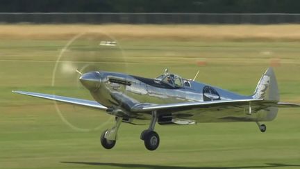 Royaume-Uni : un tour du monde à bord d’un avion de la Seconde Guerre mondiale