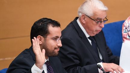 Alexandre Benalla devant la commission d'enquête du Sénat, le 19 septembre 2018. (ALAIN JOCARD / AFP)