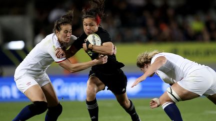 Ruby Tui, Kennedy Simon et Stacey Fluhler lors de la finale de la Coupe du monde de rugby en Nouvelle-Zélande, le 12 novembre 2022. (MICHAEL BRADLEY / AFP)