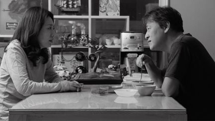 Hae-hyo Kwon et Cho Yunheeb dans "Le Jour d'après" de Hong Sang-soo
 ( Capricci / Les Bookmakers)