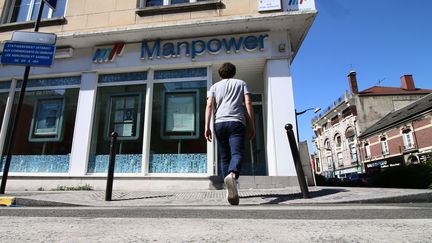 Une agence d'interim Manpower en région parisienne. Photo d'illustration. (JULIEN BARBARE / MAXPPP)