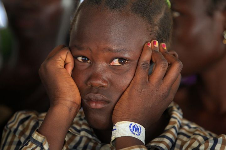 Une fillette sud-soudanaise dans le camp de Bidi Bidi, dans le nord de l'Ouganda le 7 décembre 2016. Près d'un million de personnes ont passé la frontière de l'Ouganda pour échapper aux violences qui se poursuivent au Soudan du Sud. (Photo Reuters/Jamais Akena)