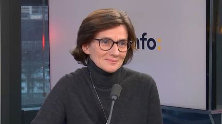 Agnès Firmin-Le Bodo, ministre déléguée chargée de l'Organisation territoriale et des Professions de santé, était l'invitée du 18h20 de franceinfo le 27 février 2023.. (FRANCEINFO / RADIO FRANCE)