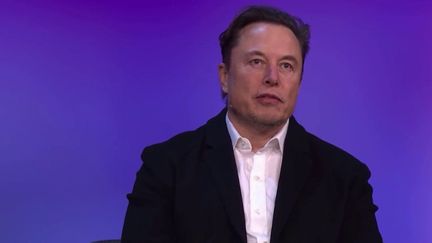 Le multimilliardaire Elon Musk s'attaque au réseau social Twitter (France 2)